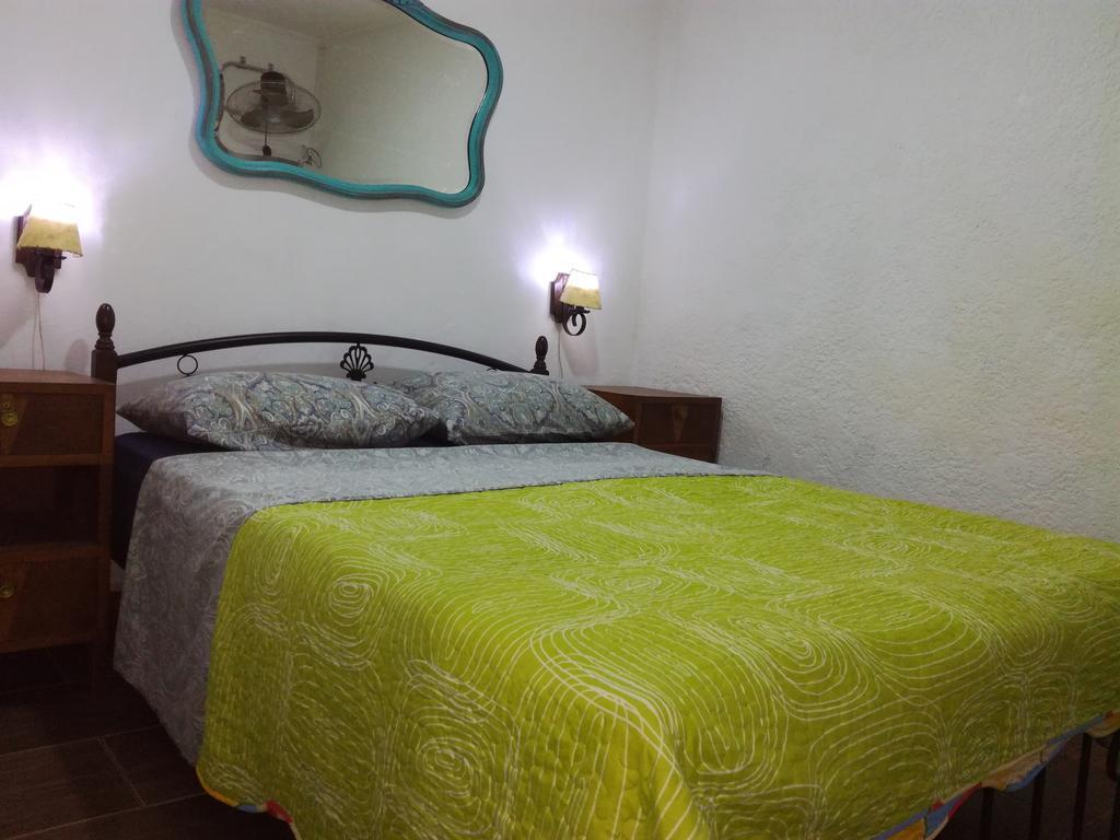 モンテビデオ Stone Wasi Bed & Breakfast エクステリア 写真